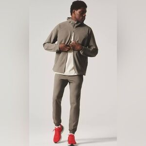 NWT - Pace Breaker Jogger - Regular in graphite